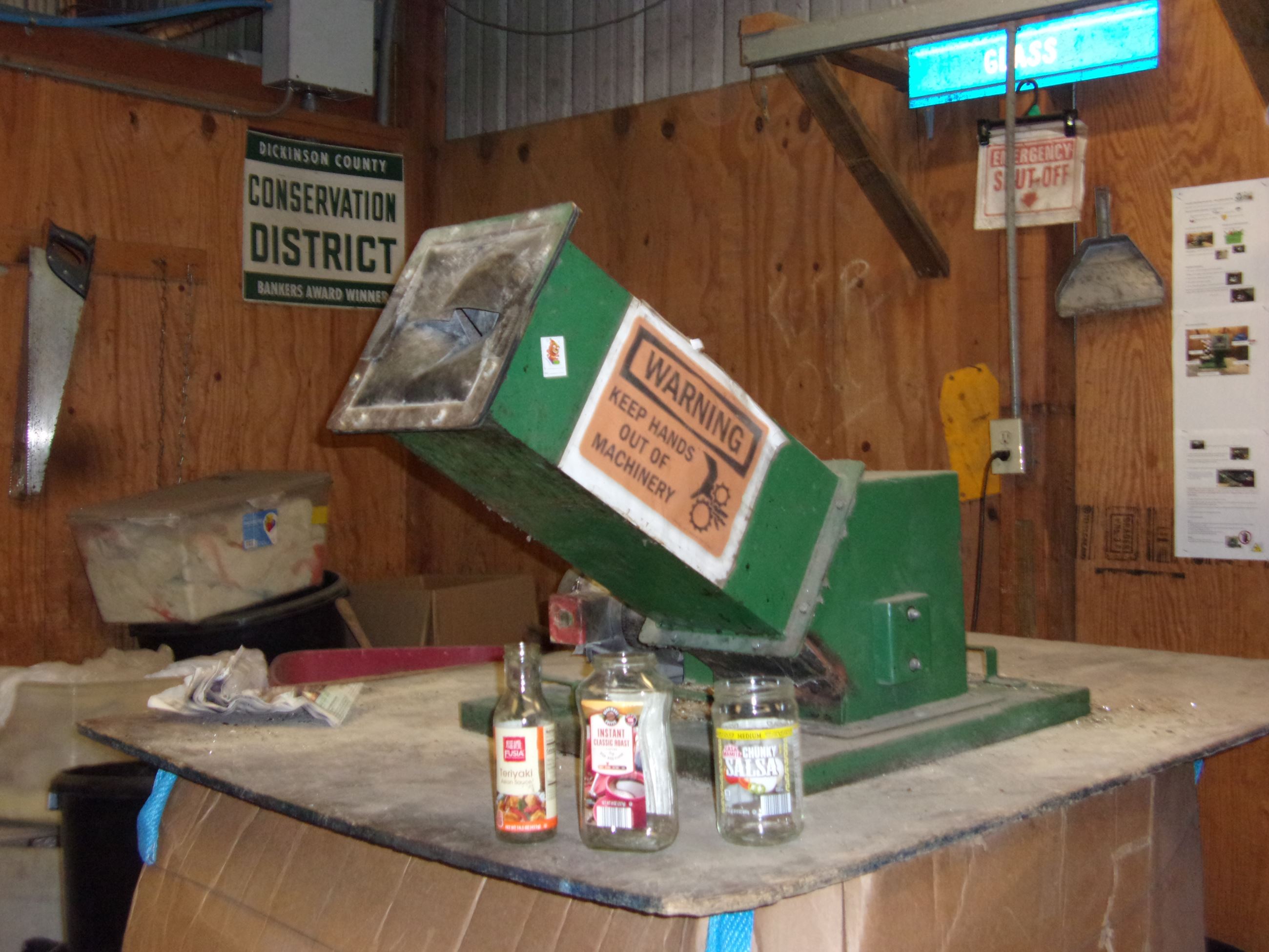 A glass crushing machine 